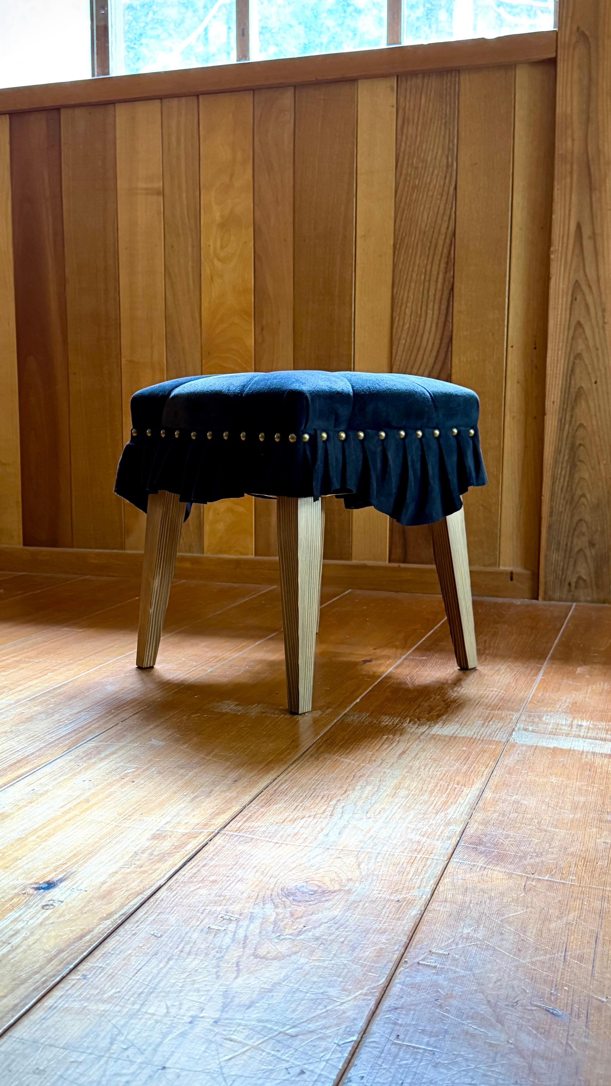 Swell Stool ~ｽｳｪﾙ･ｽﾂｰﾙ~ （豚革/漆黒） | 2枚目