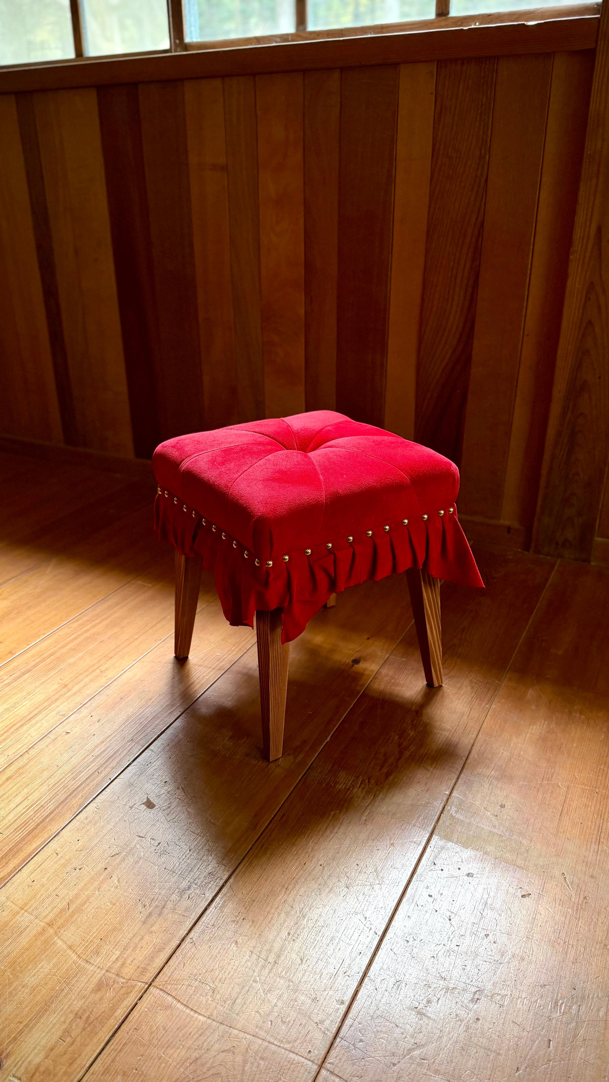 Swell Stool ~ｽｳｪﾙ･ｽﾂｰﾙ~ （豚革/真紅） | 2枚目