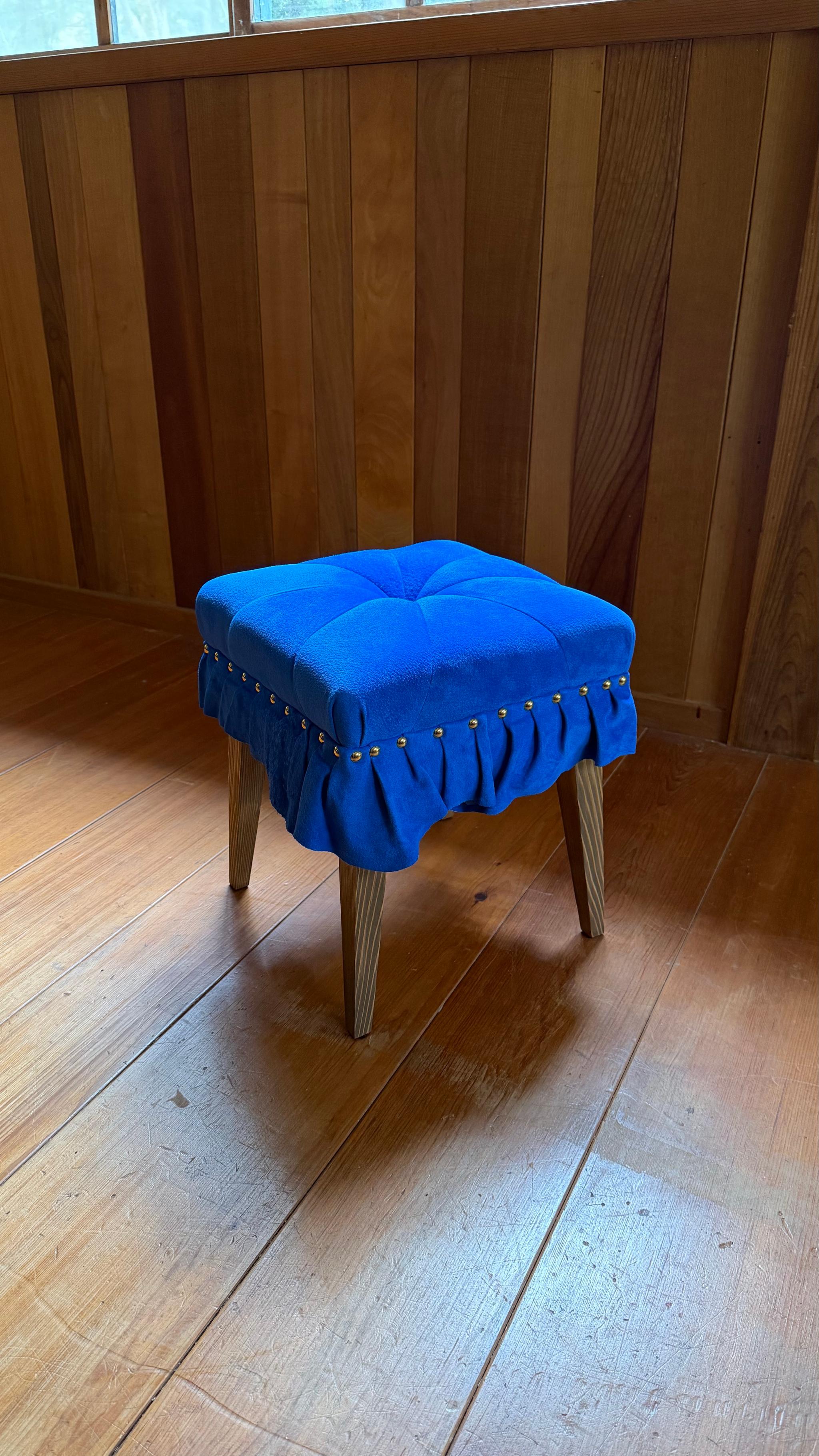 Swell Stool ~スウェル・スツール~ (豚革/サファイアブルー)1枚目の画像